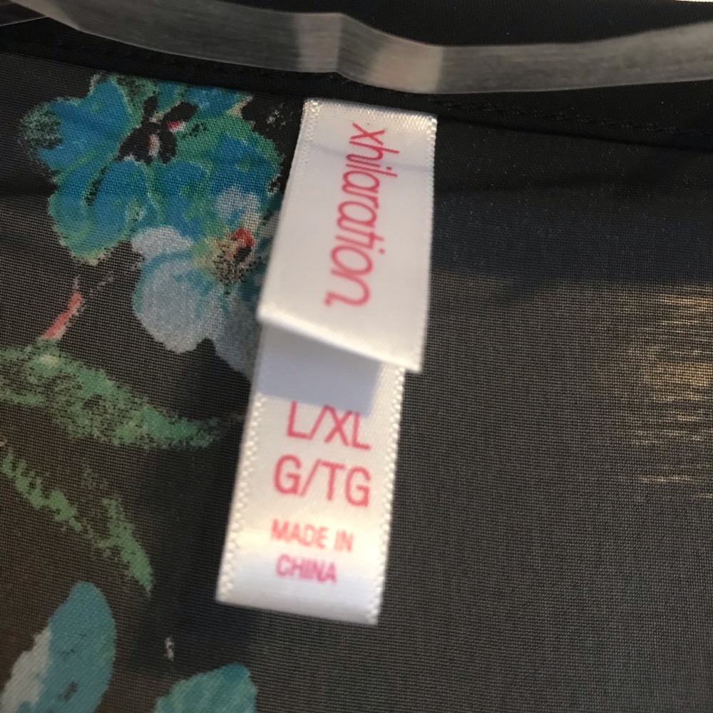 NWT Fun Floral Ruana Wrap - Picture 2 of 8